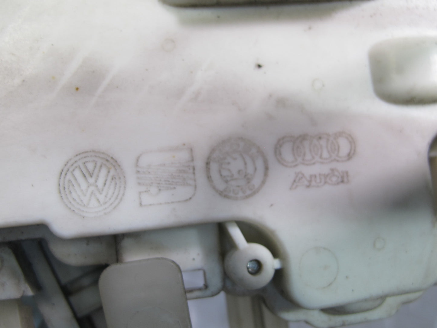 2011-2018 Porsche Cayenne 958 Rear Right Passenger Side Door Latch Lock Actuator