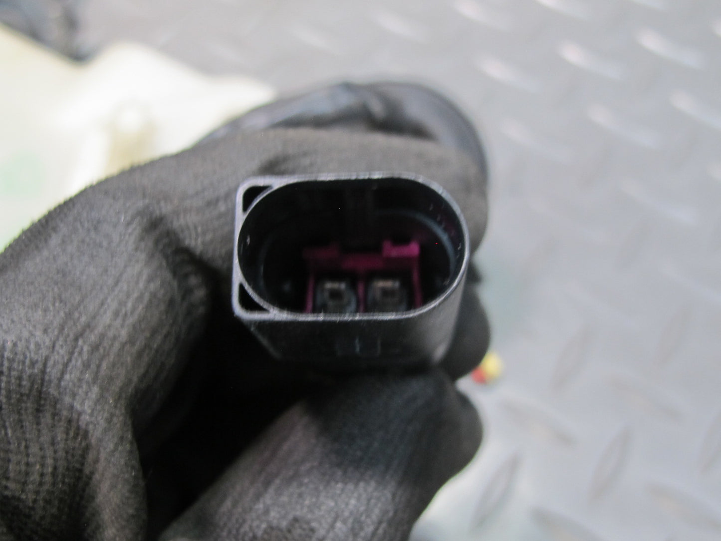 2011-2018 Porsche Cayenne 958 Rear Right Passenger Side Door Latch Lock Actuator