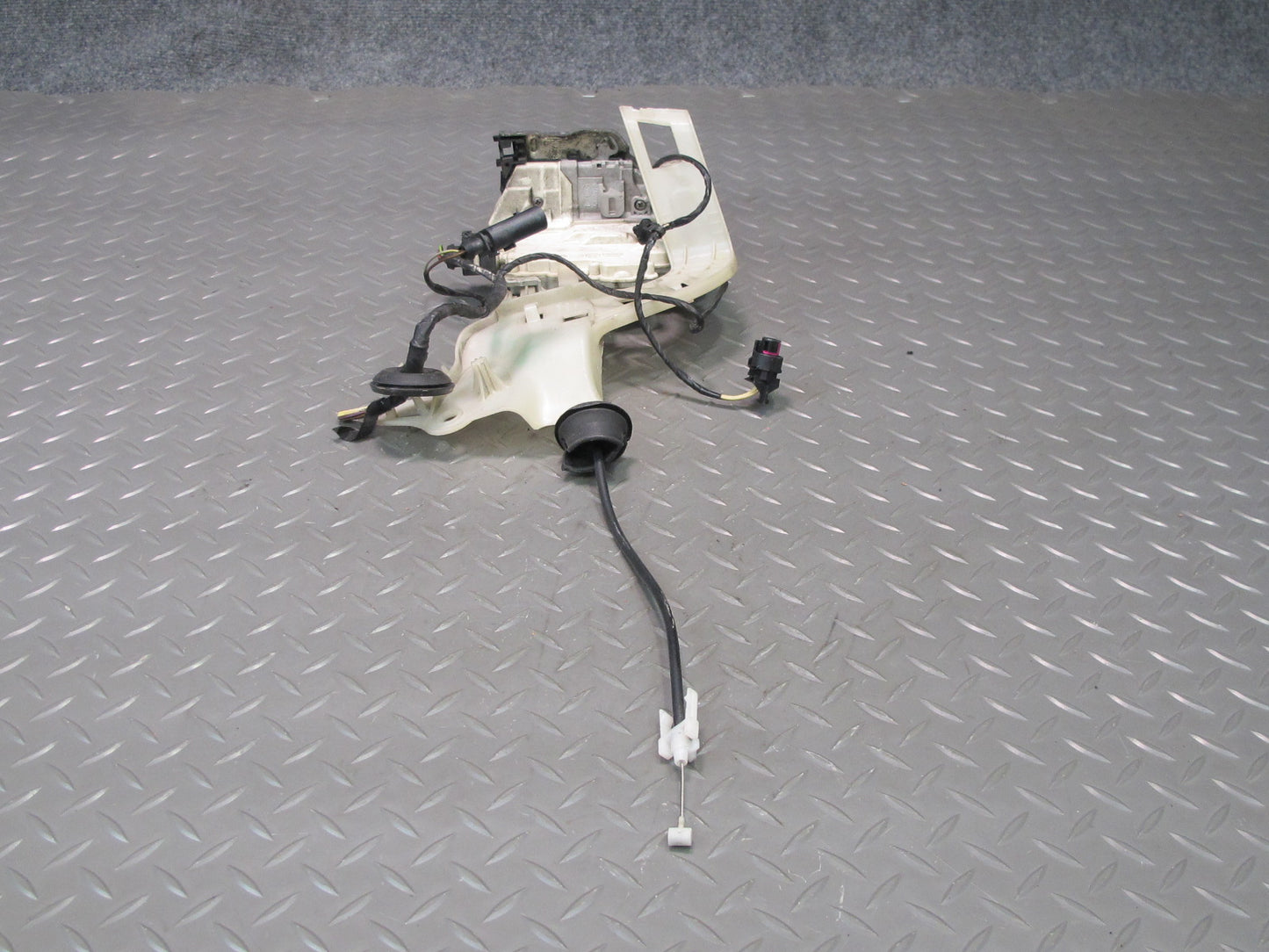 2011-2018 Porsche Cayenne 958 Rear Right Passenger Side Door Latch Lock Actuator