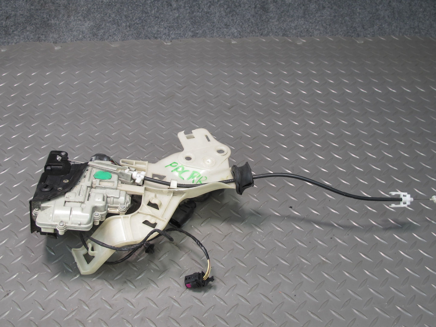 2011-2018 Porsche Cayenne 958 Rear Right Passenger Side Door Latch Lock Actuator