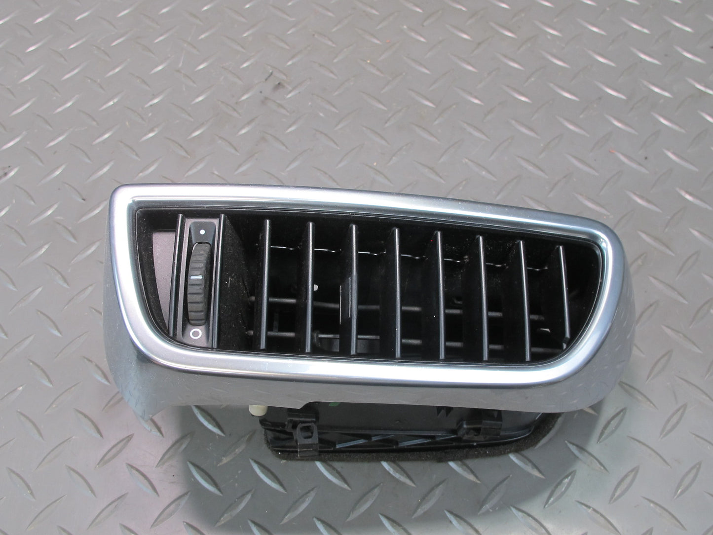 2011-2018 Porsche Cayenne 958 Front Right Side Dash Center A/C Air Vent Grille