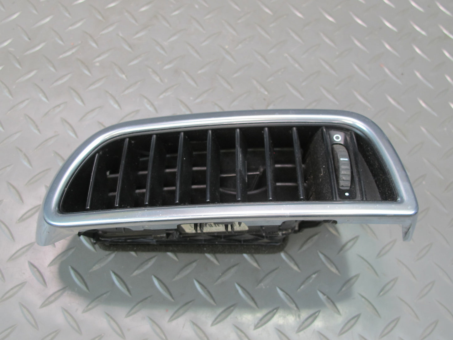 2011-2018 Porsche Cayenne 958 Front Right Side Dash Center A/C Air Vent Grille