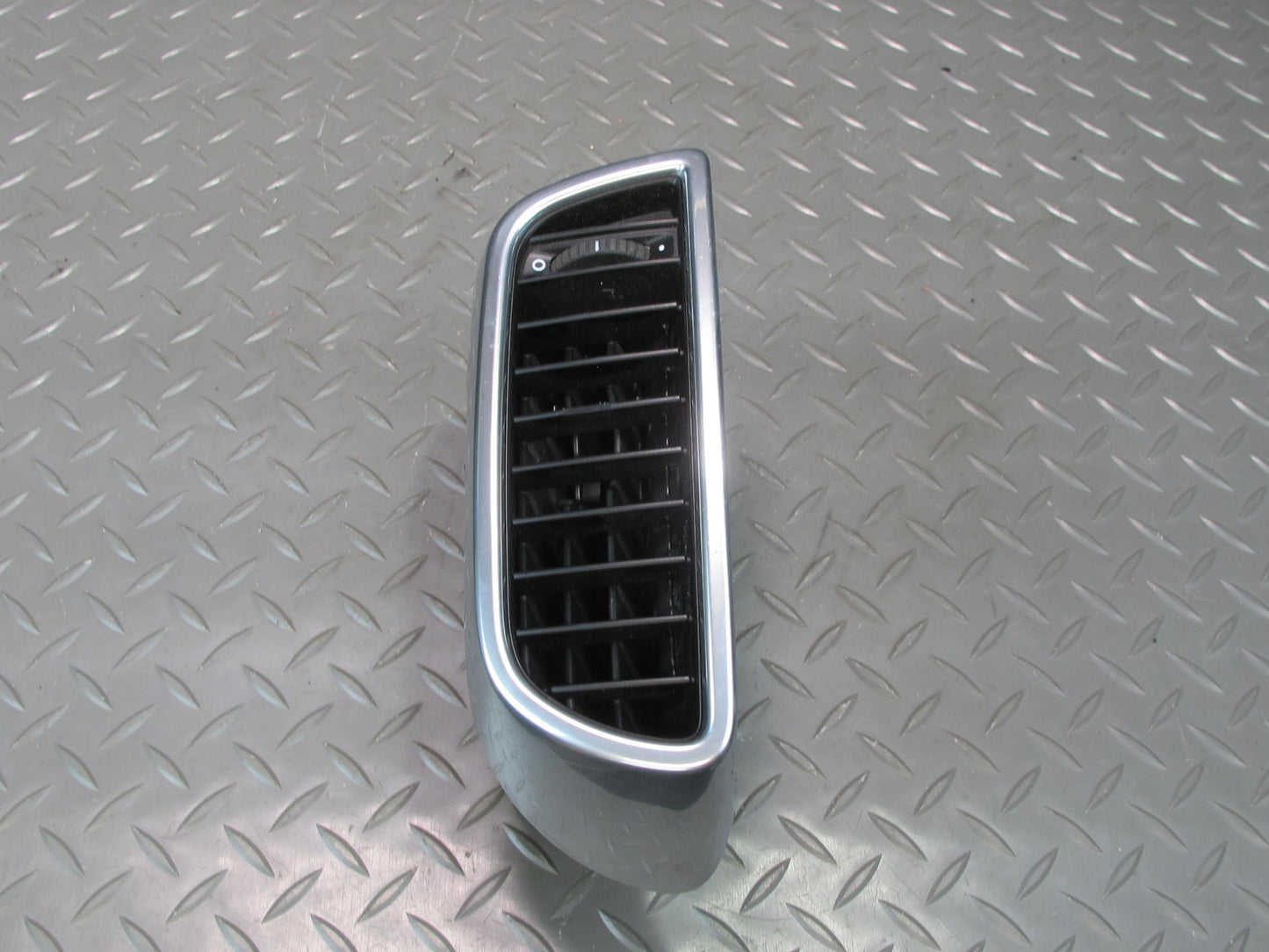 2011-2018 Porsche Cayenne 958 Front Right Side Dash Center A/C Air Vent Grille