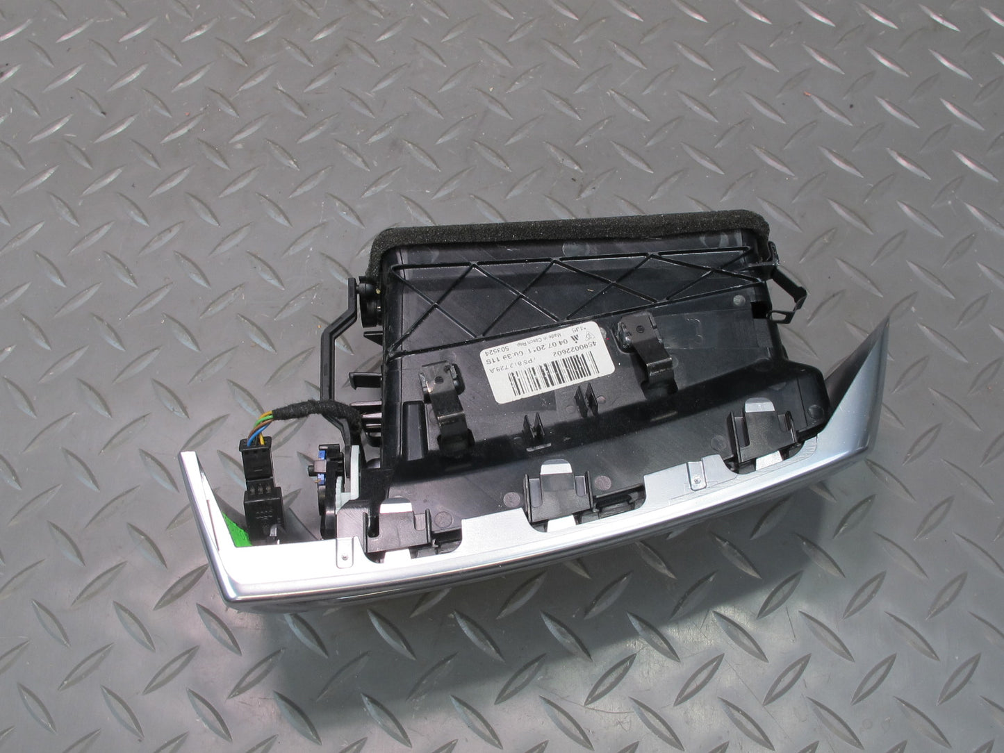 2011-2018 Porsche Cayenne 958 Front Right Side Dash Center A/C Air Vent Grille