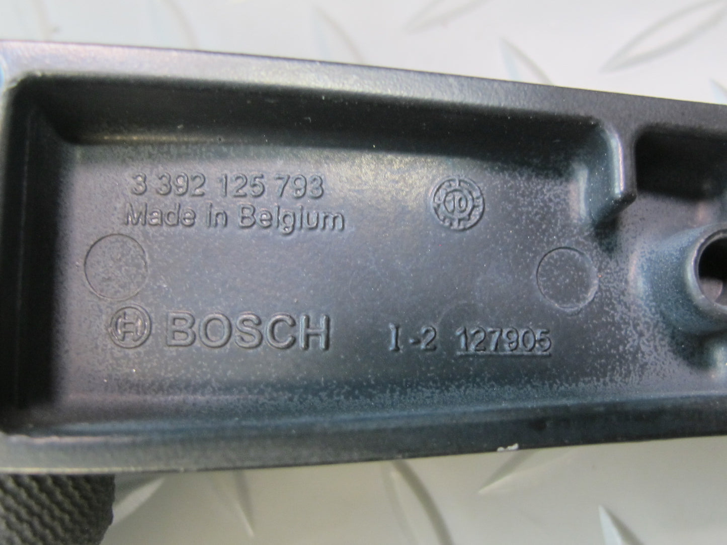 2011-2018 Porsche Cayenne 958 Front Right & Left Side Windshield Wiper Arm Set