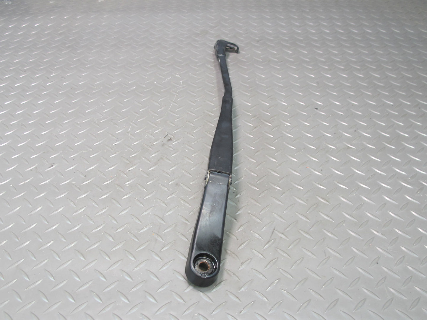 2011-2018 Porsche Cayenne 958 Front Right & Left Side Windshield Wiper Arm Set