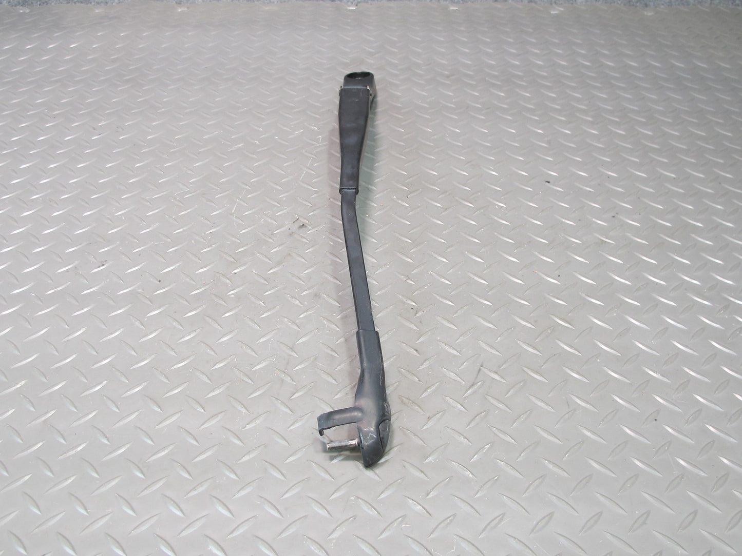 2011-2018 Porsche Cayenne 958 Front Right & Left Side Windshield Wiper Arm Set