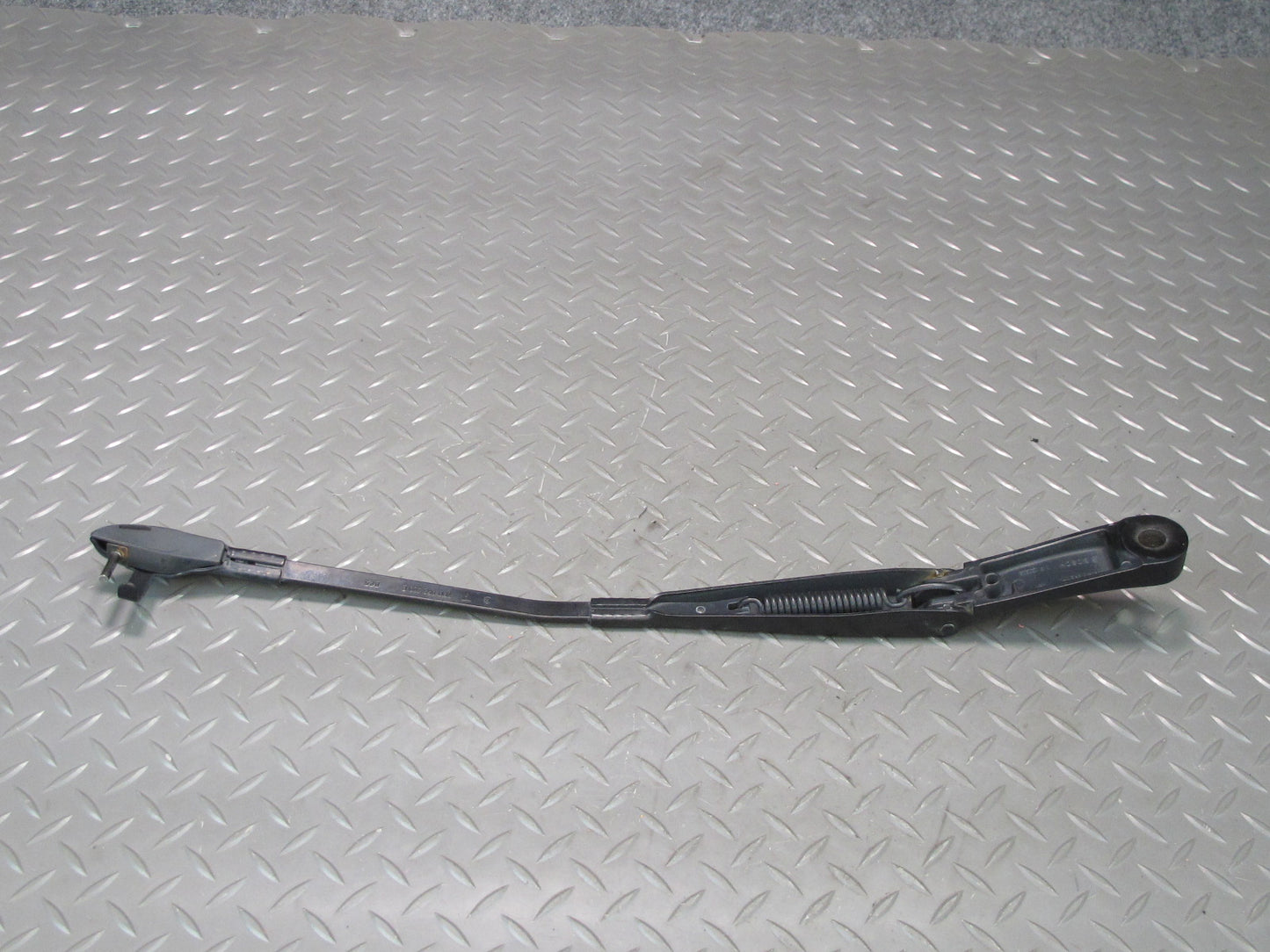 2011-2018 Porsche Cayenne 958 Front Right & Left Side Windshield Wiper Arm Set