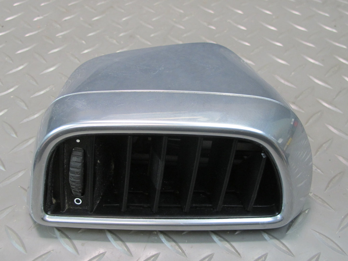 2011-2018 Porsche Cayenne 958 Rear Left Side Center A/C Heater Air Vent Grille