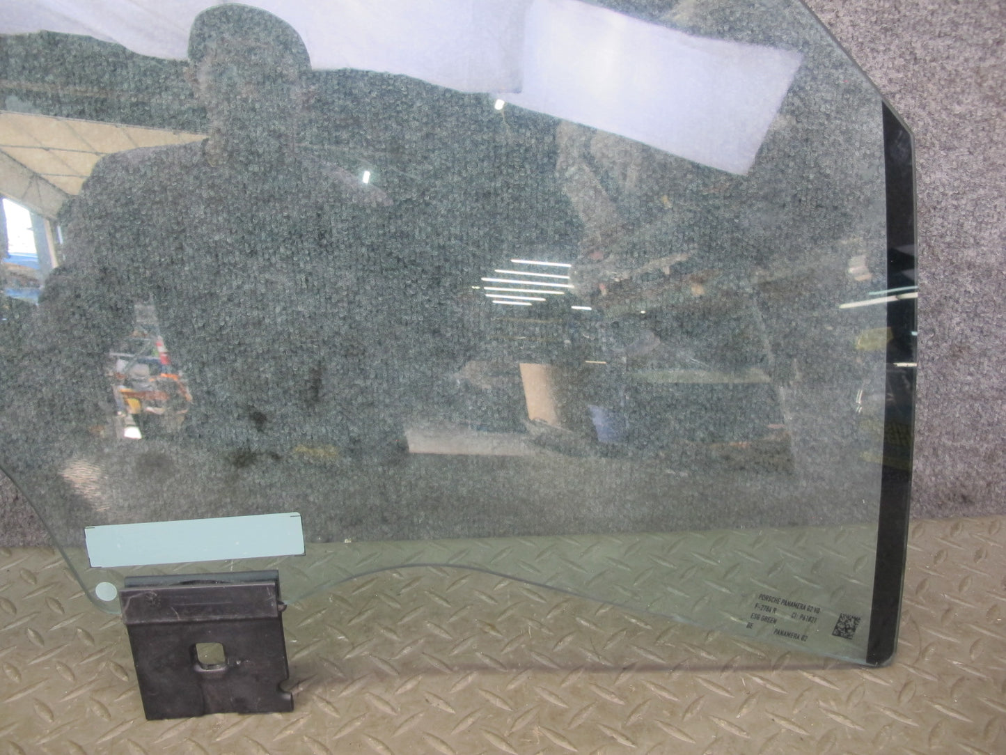 17-23 Porsche Panamera 971 Front Right Door Glass Window 971845020