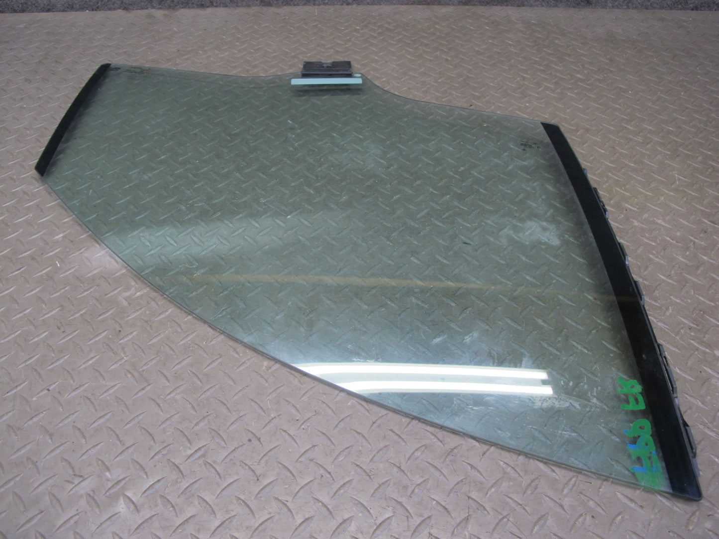 17-23 Porsche Panamera 971 Front Right Door Glass Window 971845020