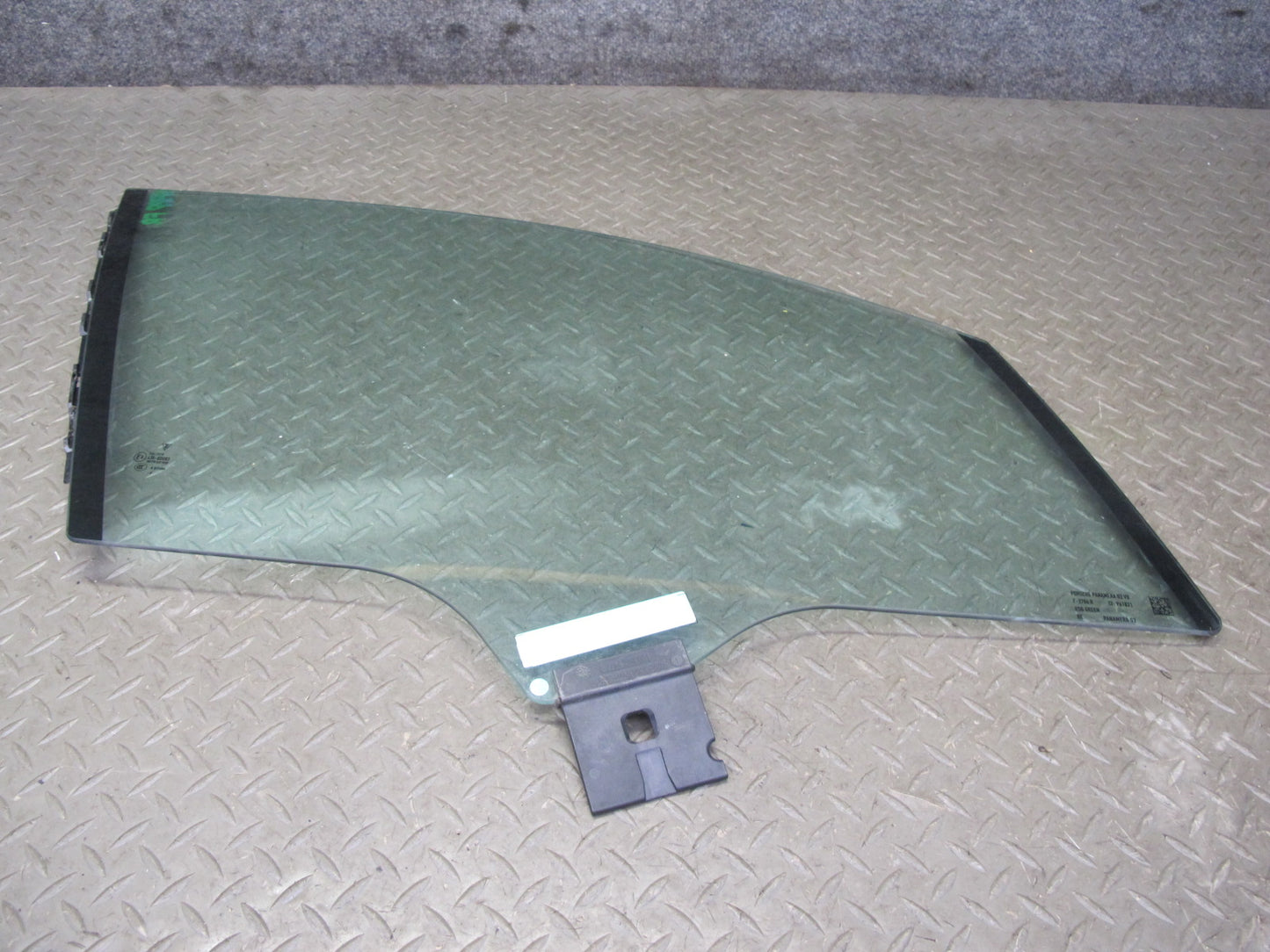 17-23 Porsche Panamera 971 Front Right Door Glass Window 971845020