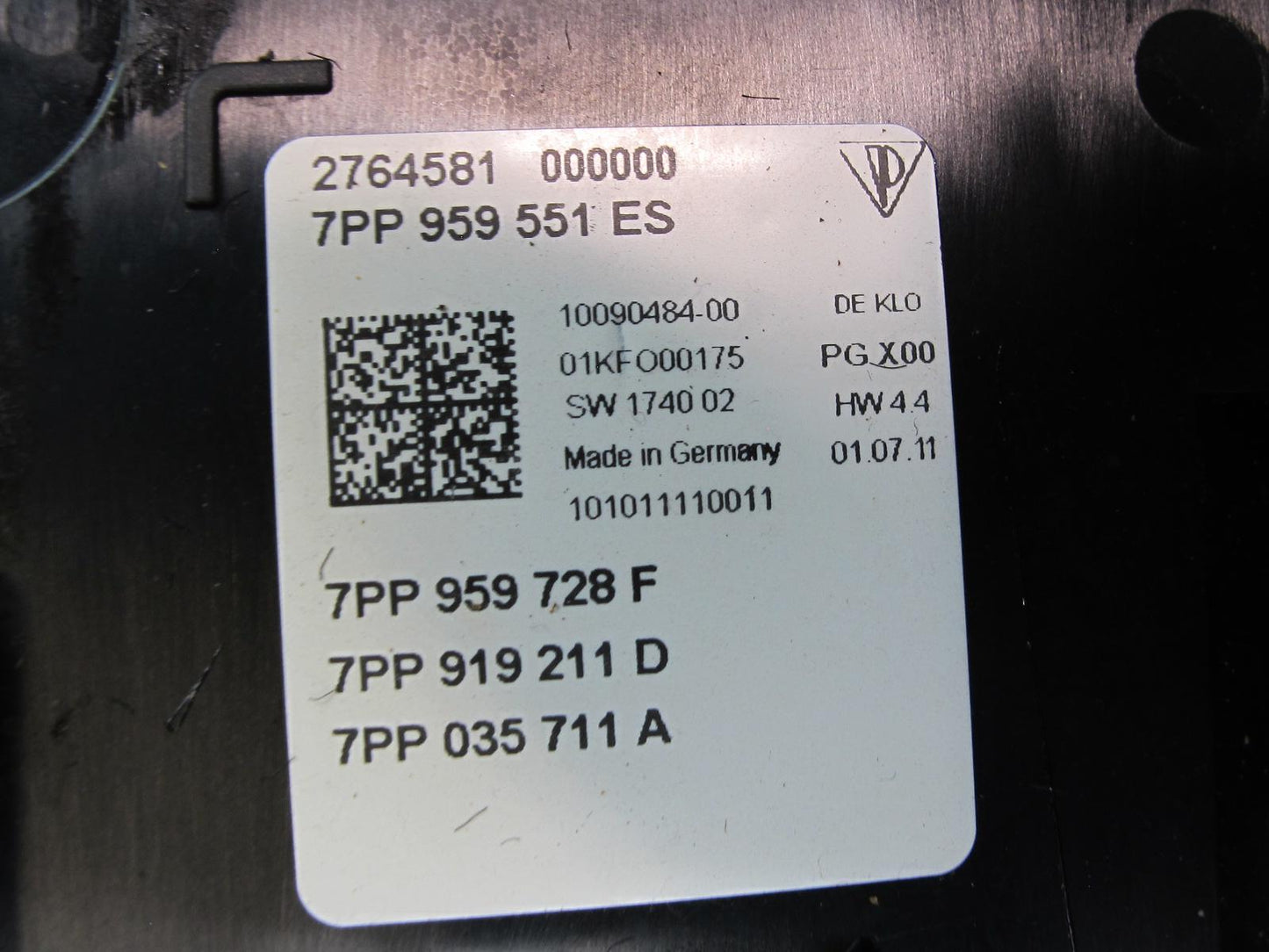 2011-2014 Porsche Cayenne 958 Center Console Upper Overhead Dome Light Lamp