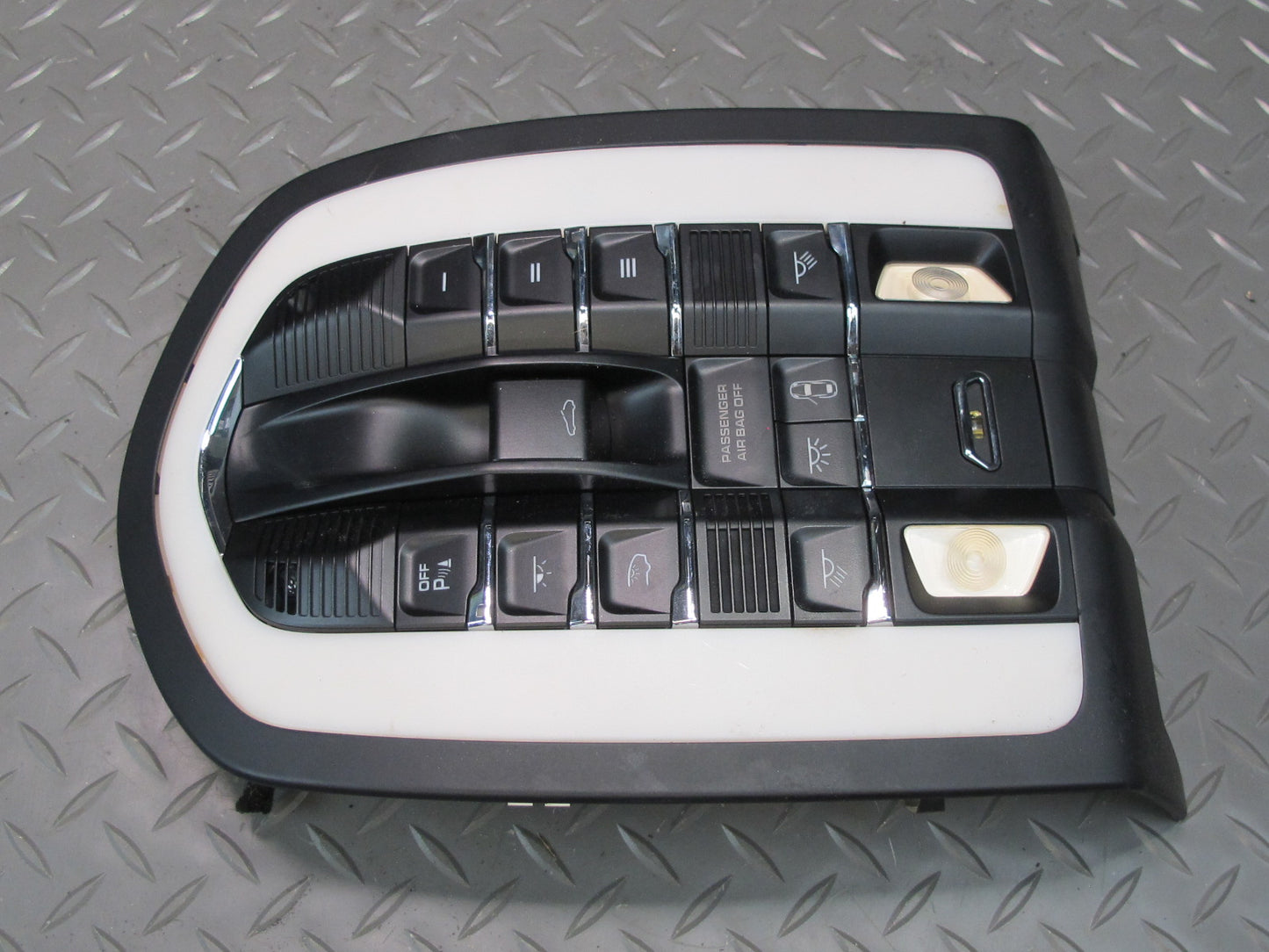 2011-2014 Porsche Cayenne 958 Center Console Upper Overhead Dome Light Lamp