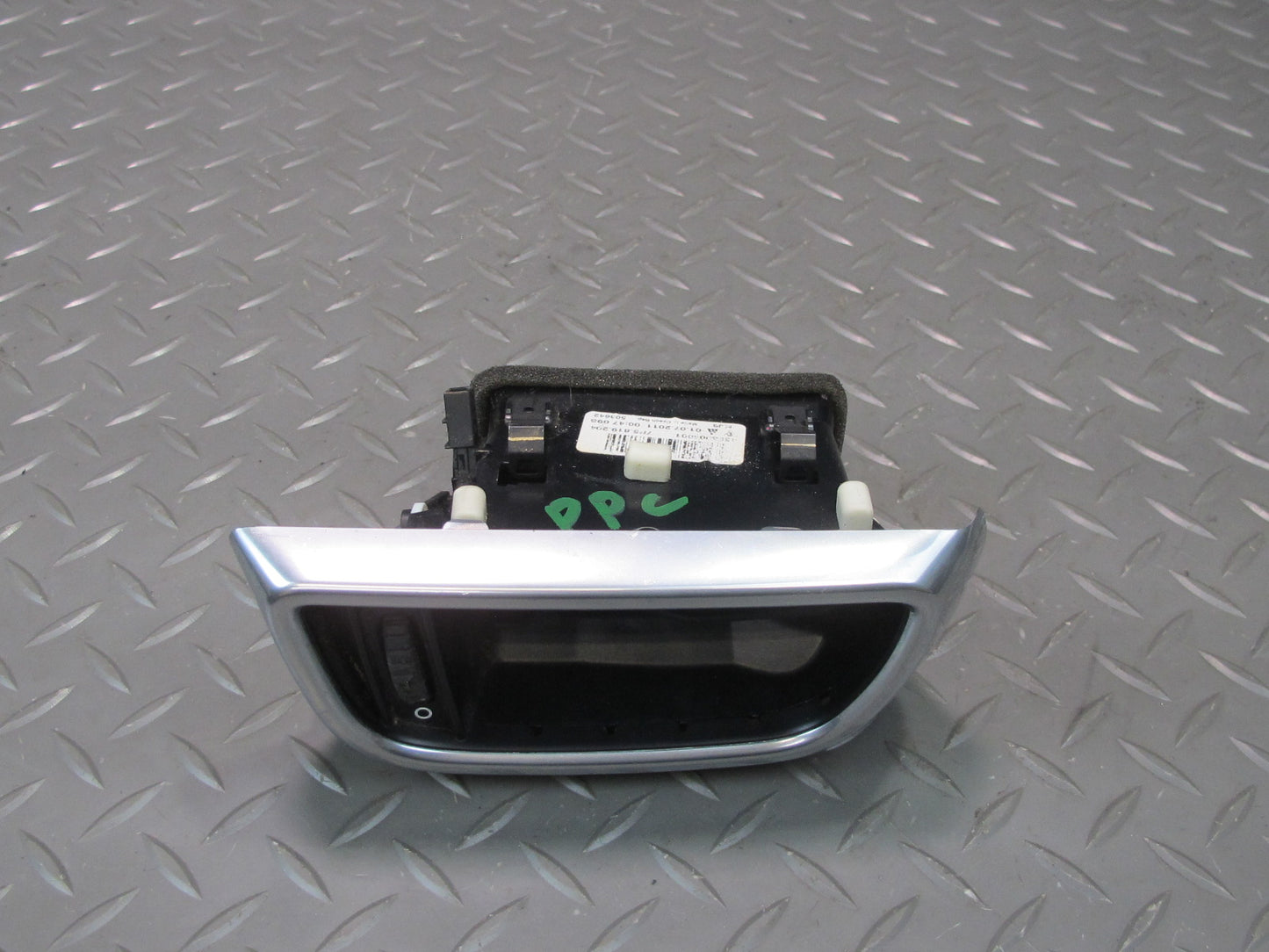 2011-2018 Porsche Cayenne 958 Rear Right Side Center A/C Heater Air Vent Grille