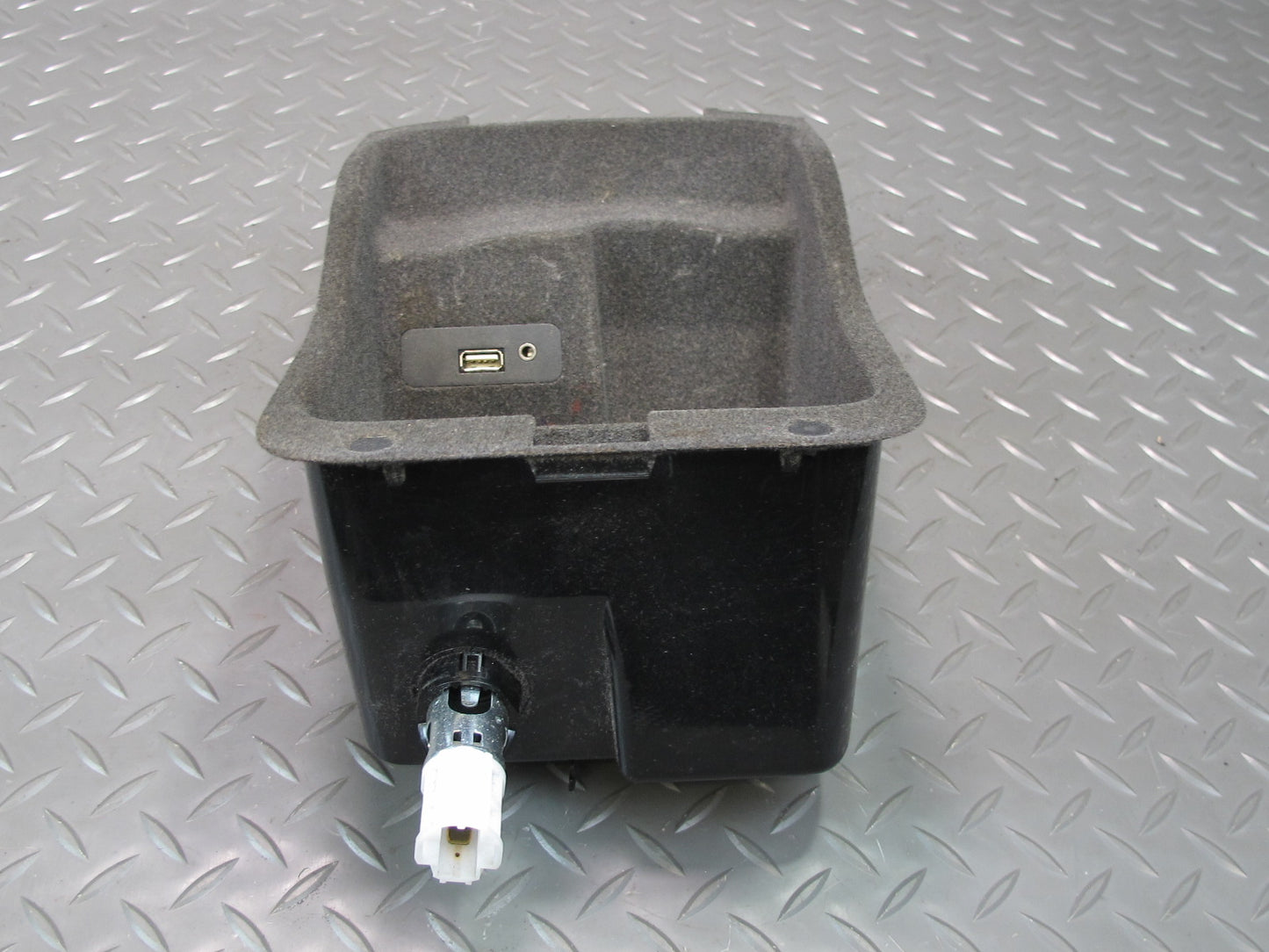 2011-2018 Porsche Cayenne 958 Center Console Storage Compartment Tray