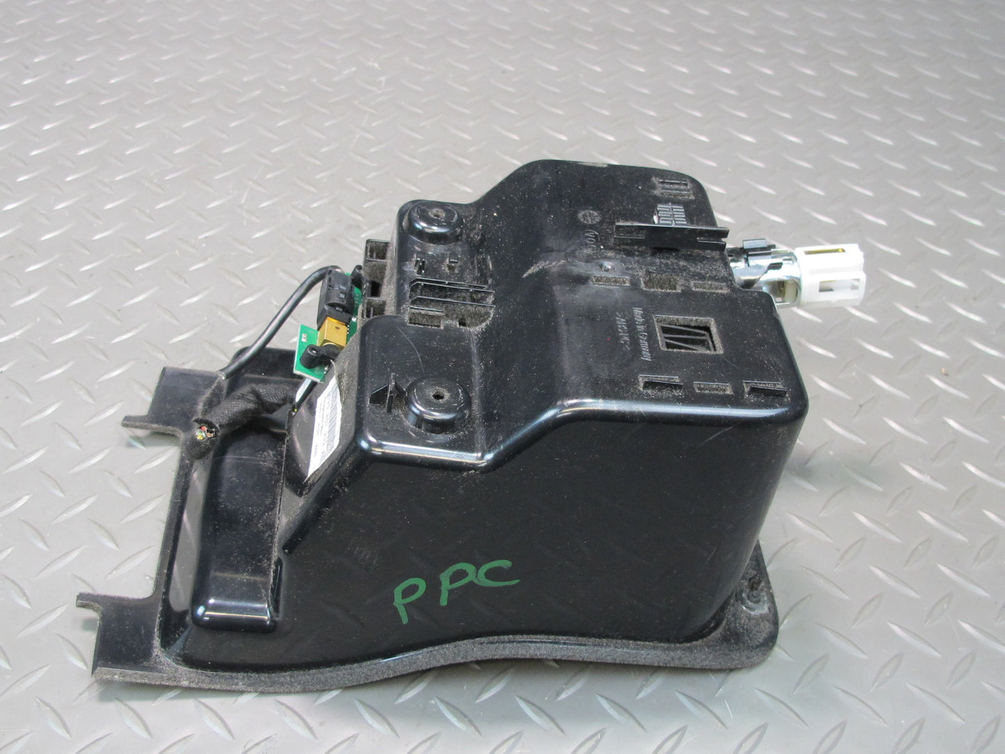 2011-2018 Porsche Cayenne 958 Center Console Storage Compartment Tray