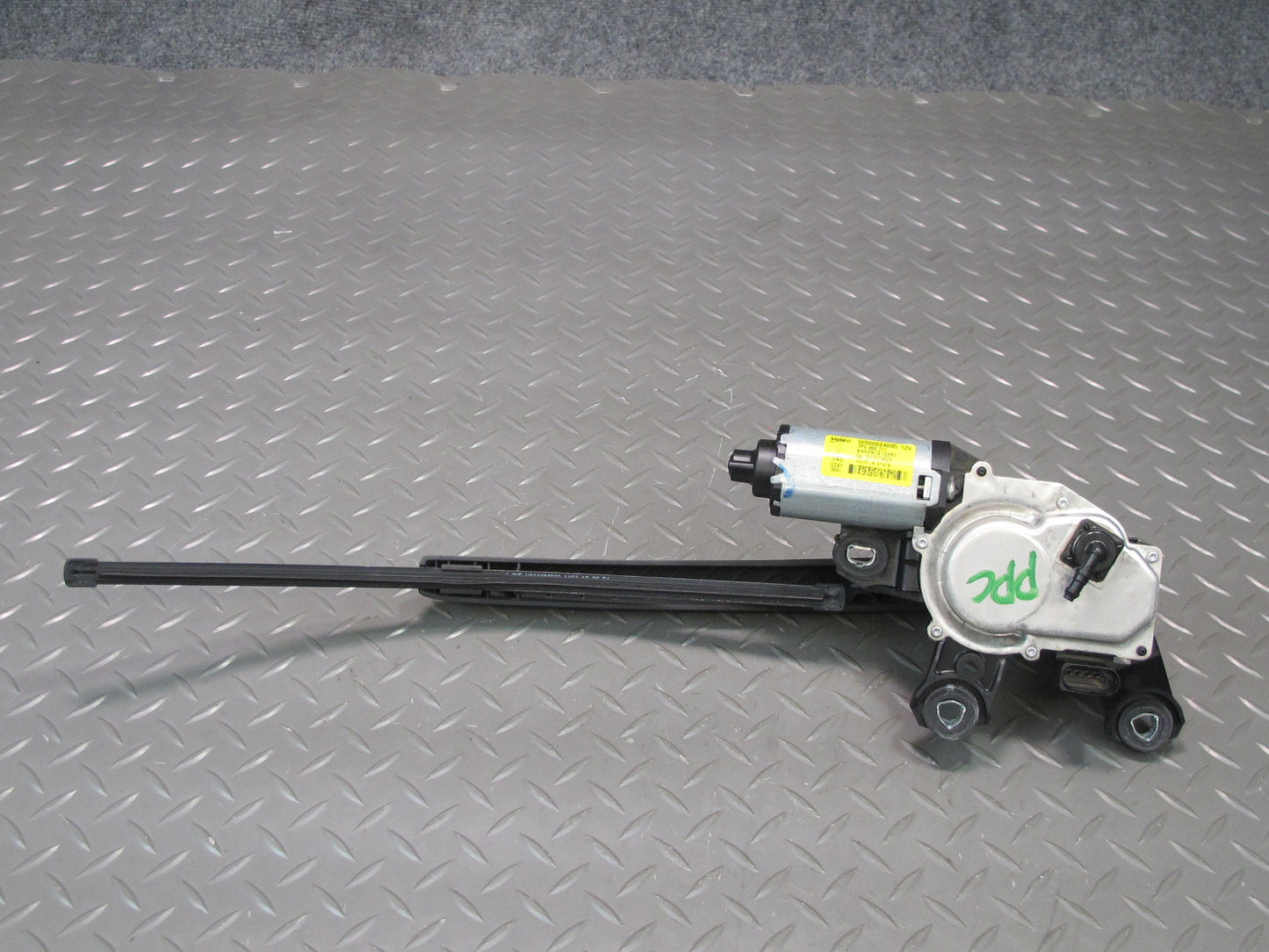 2011-2018 Porsche Cayenne 958 Rear Trunk Hatch Tail Gate Wiper Motor W/ Arm