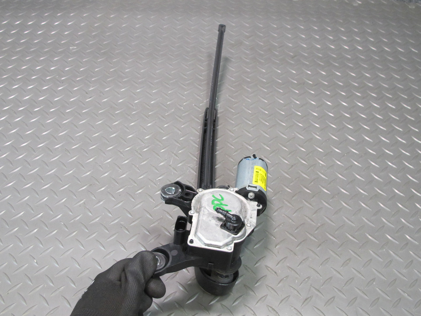 2011-2018 Porsche Cayenne 958 Rear Trunk Hatch Tail Gate Wiper Motor W/ Arm