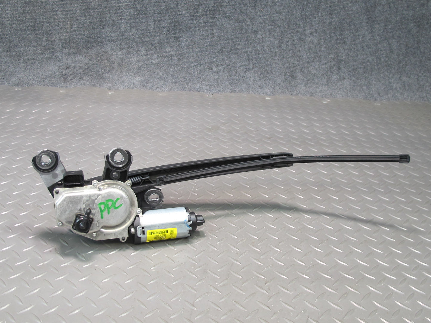 2011-2018 Porsche Cayenne 958 Rear Trunk Hatch Tail Gate Wiper Motor W/ Arm