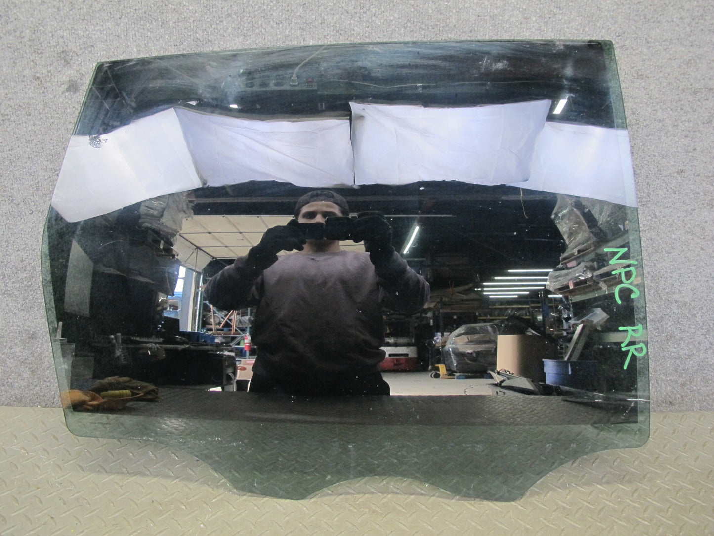 2011-2018 Porsche Cayenne 958 Rear Right Pass Side Door Glass Window