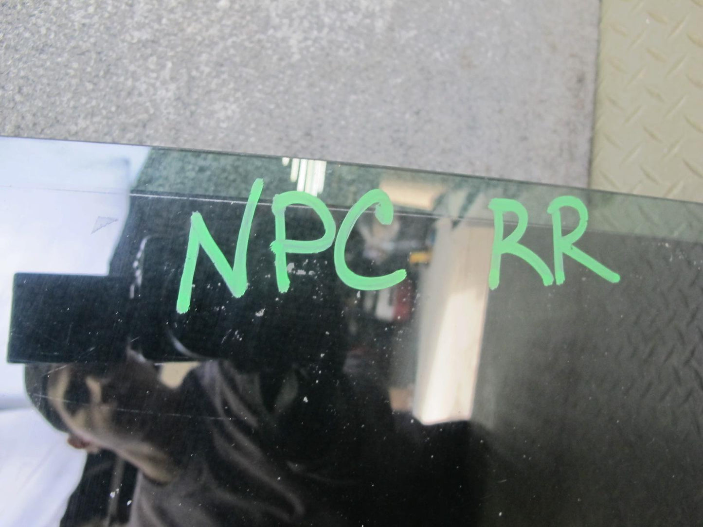 2011-2018 Porsche Cayenne 958 Rear Right Pass Side Door Glass Window