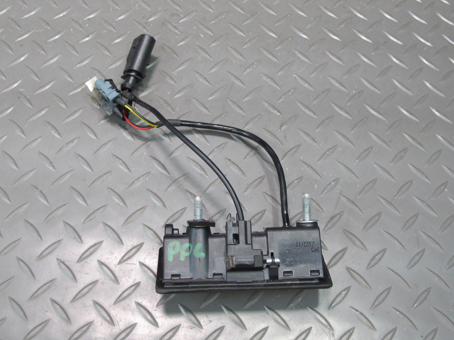 2011-2014 Porsche Cayenne 958 Rear Trunk Hatch Release Handle Switch W/ Camera