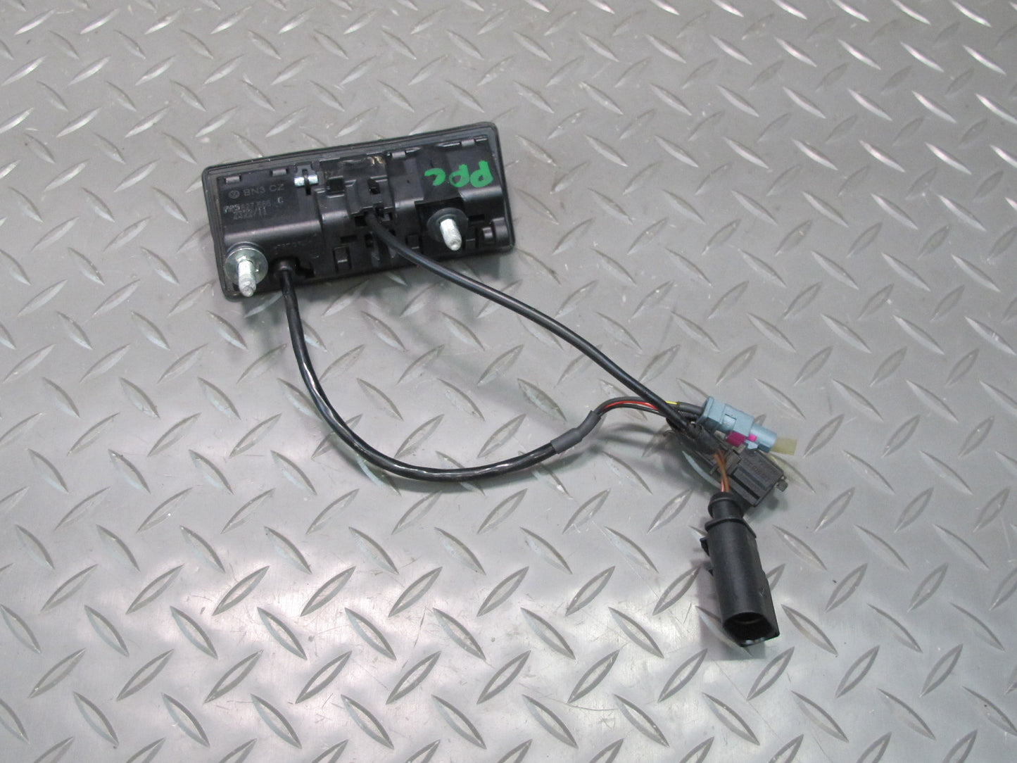 2011-2014 Porsche Cayenne 958 Rear Trunk Hatch Release Handle Switch W/ Camera