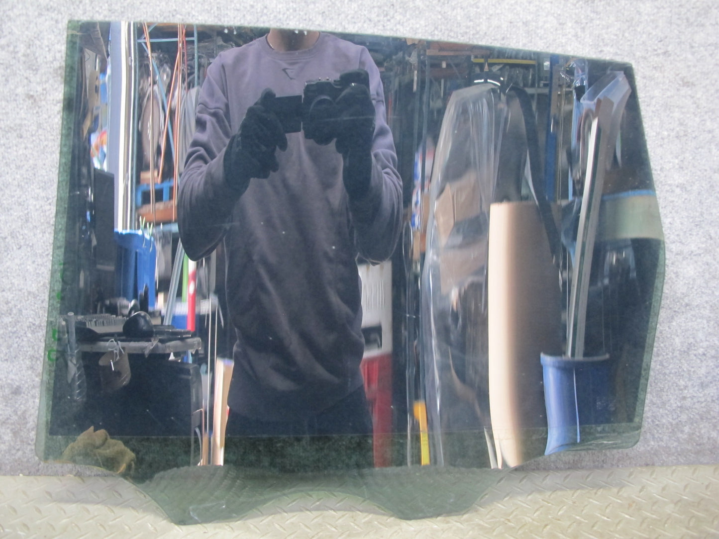 2011-2018 Porsche Cayenne 958 Rear Right Pass Side Door Glass Window