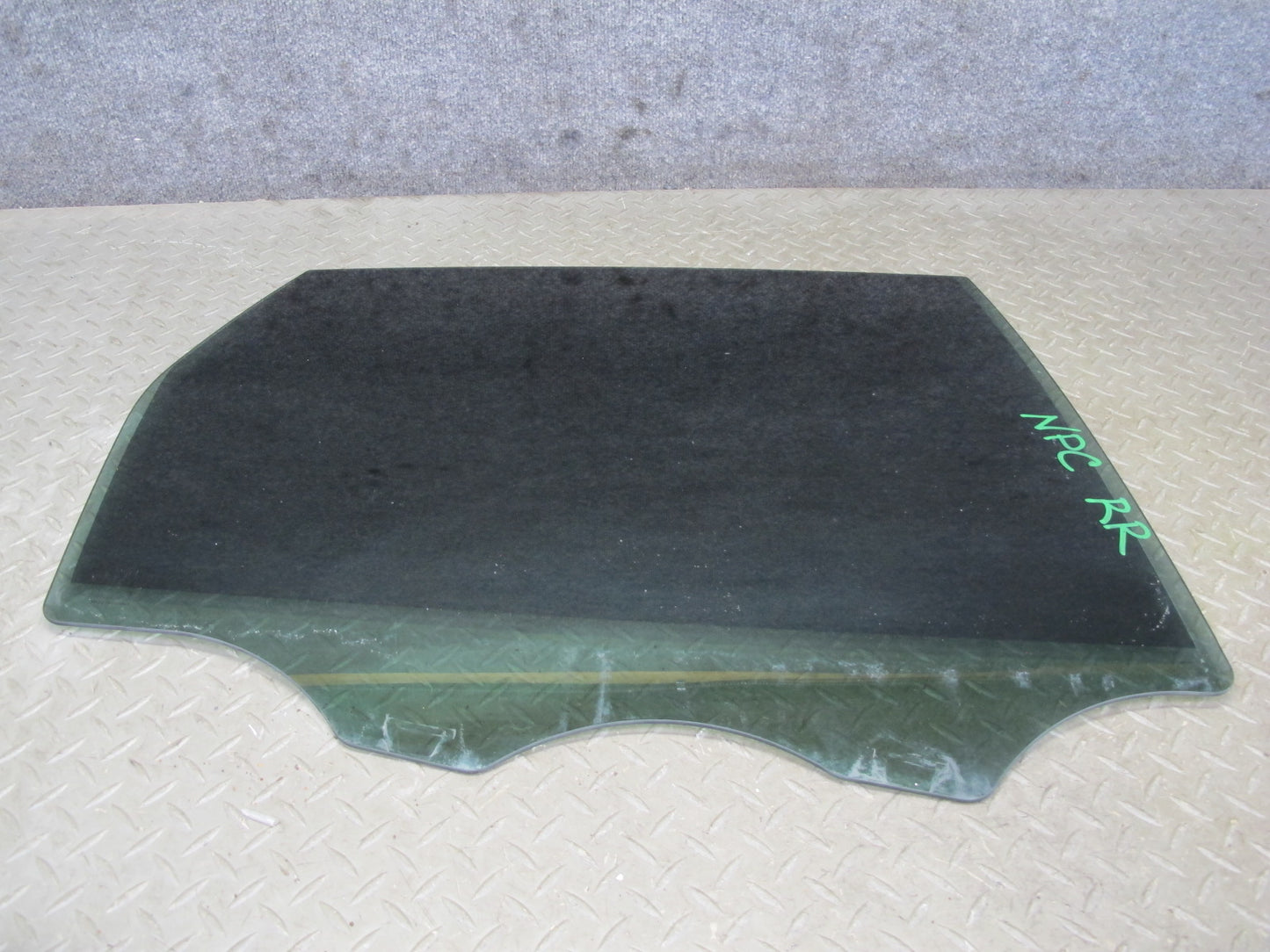 2011-2018 Porsche Cayenne 958 Rear Right Pass Side Door Glass Window