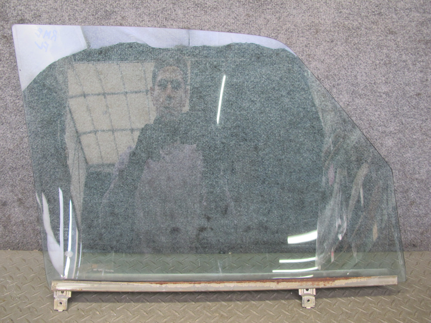 75-85 Mercedes W123 300D Sedan Front Left Door Glass Window OEM