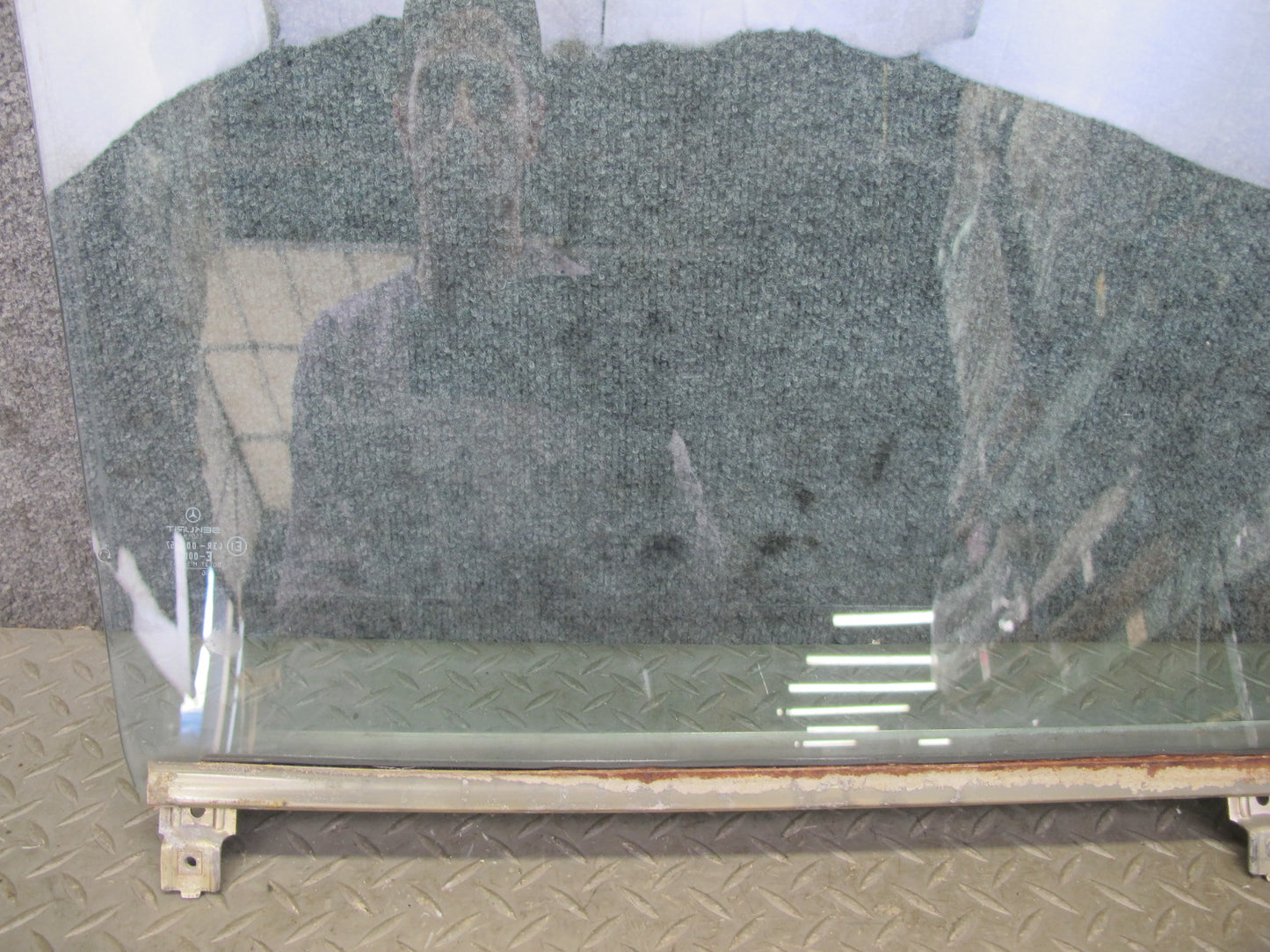 75-85 Mercedes W123 300D Sedan Front Left Door Glass Window OEM