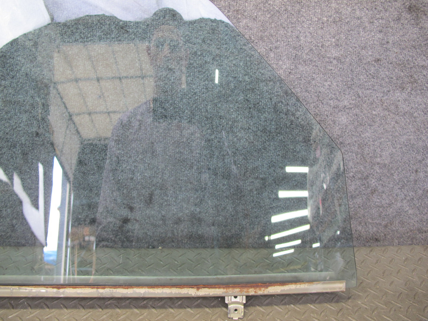 75-85 Mercedes W123 300D Sedan Front Left Door Glass Window OEM