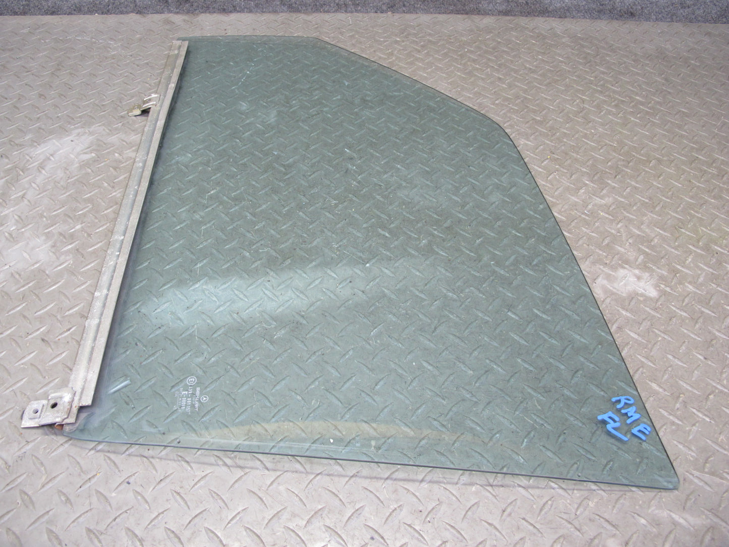 75-85 Mercedes W123 300D Sedan Front Left Door Glass Window OEM