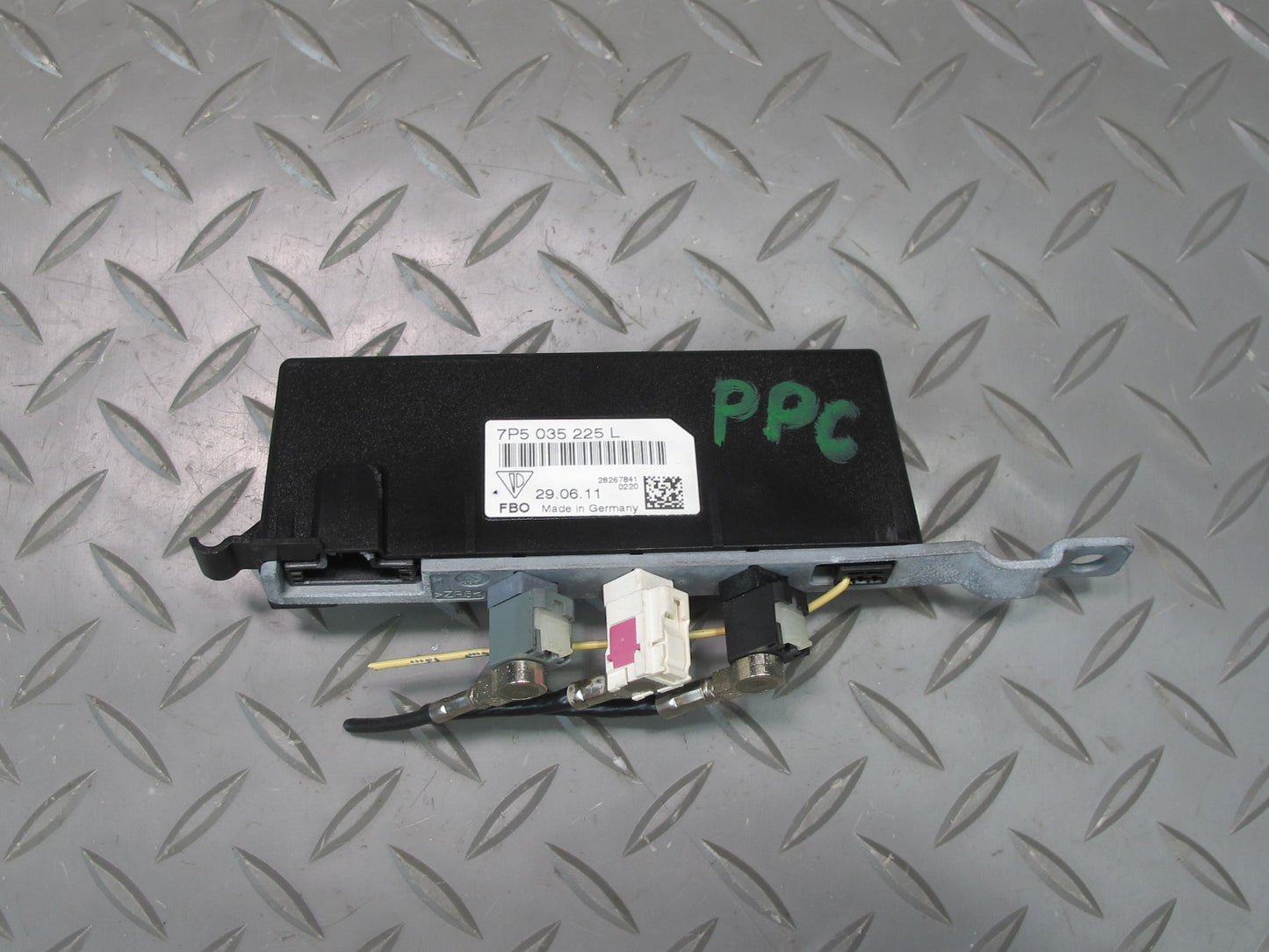 2011-2018 Porsche Cayenne 958 Rear Right Left Radio Antenna Amplifier Module Set