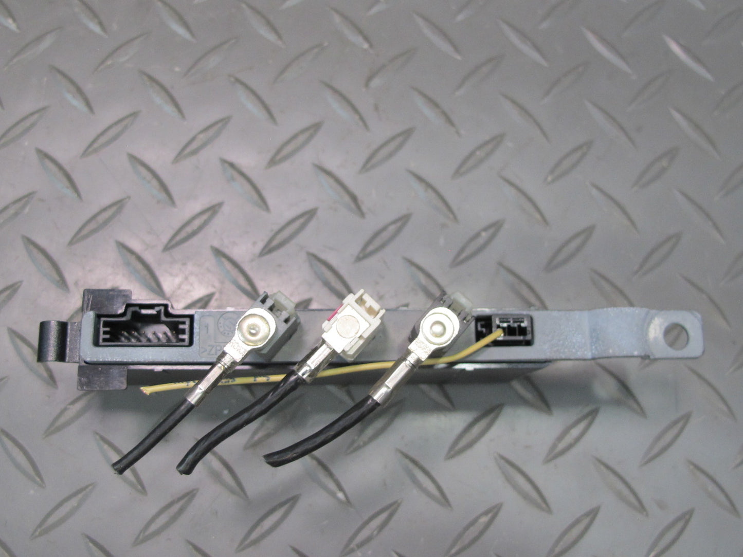 2011-2018 Porsche Cayenne 958 Rear Right Left Radio Antenna Amplifier Module Set