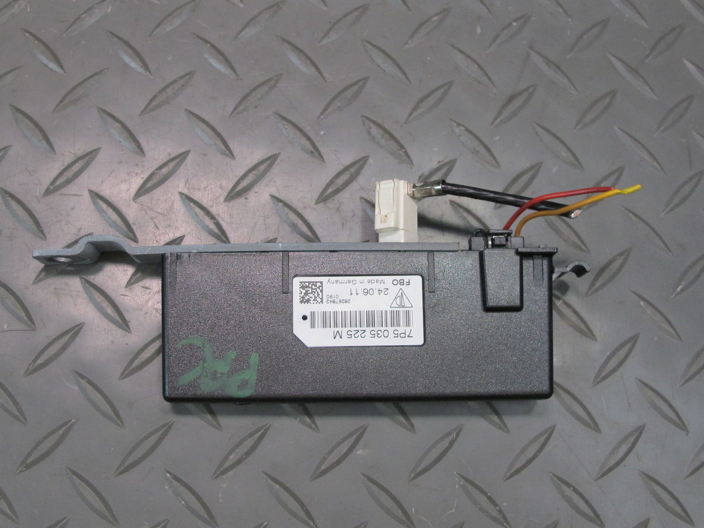 2011-2018 Porsche Cayenne 958 Rear Right Left Radio Antenna Amplifier Module Set