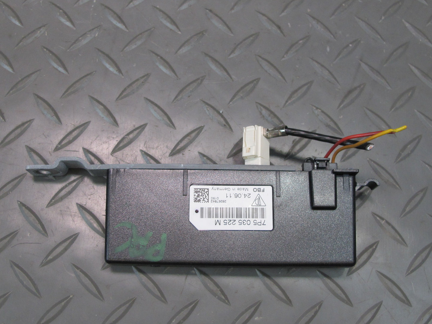 2011-2018 Porsche Cayenne 958 Rear Right Left Radio Antenna Amplifier Module Set