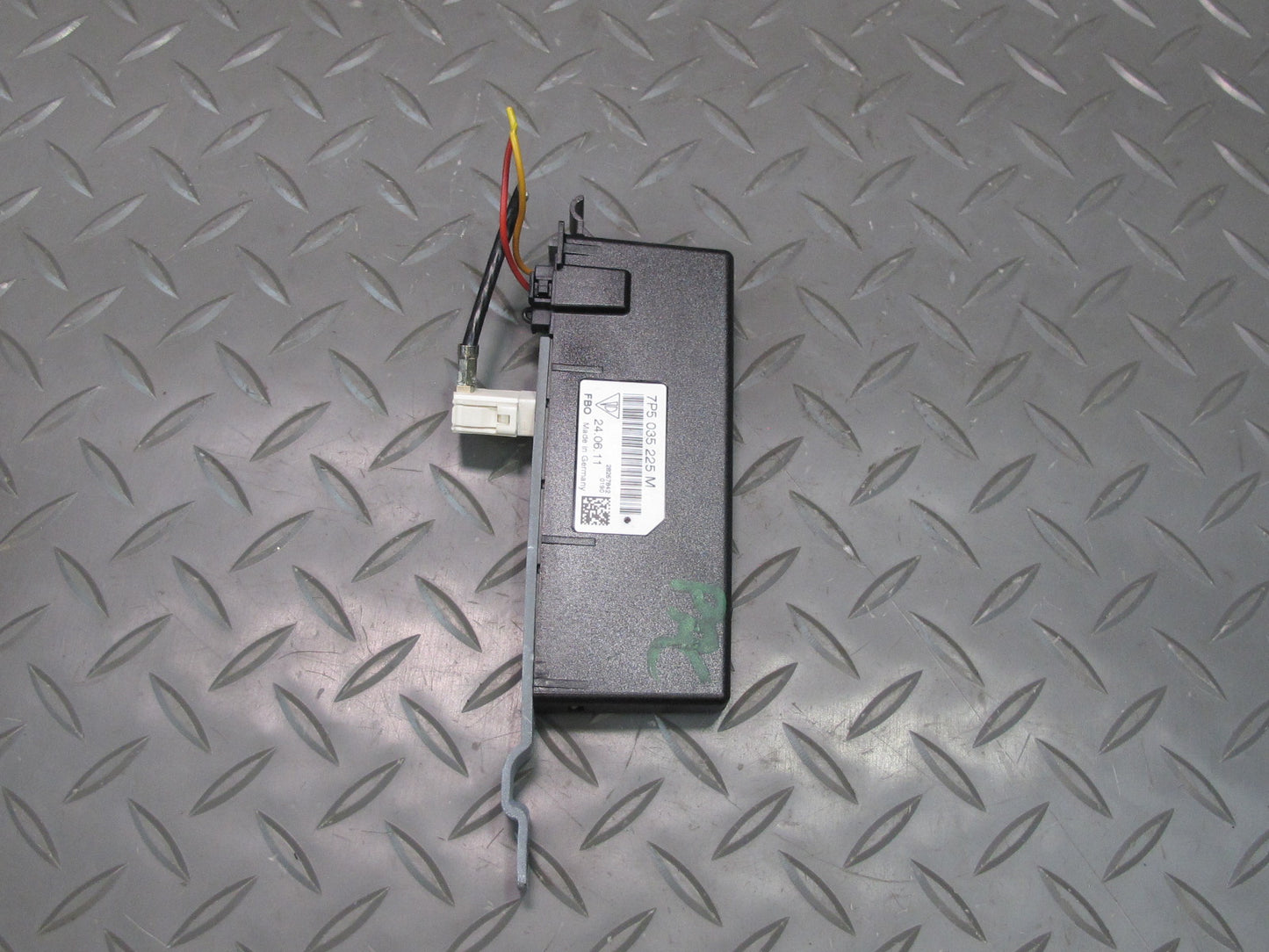 2011-2018 Porsche Cayenne 958 Rear Right Left Radio Antenna Amplifier Module Set