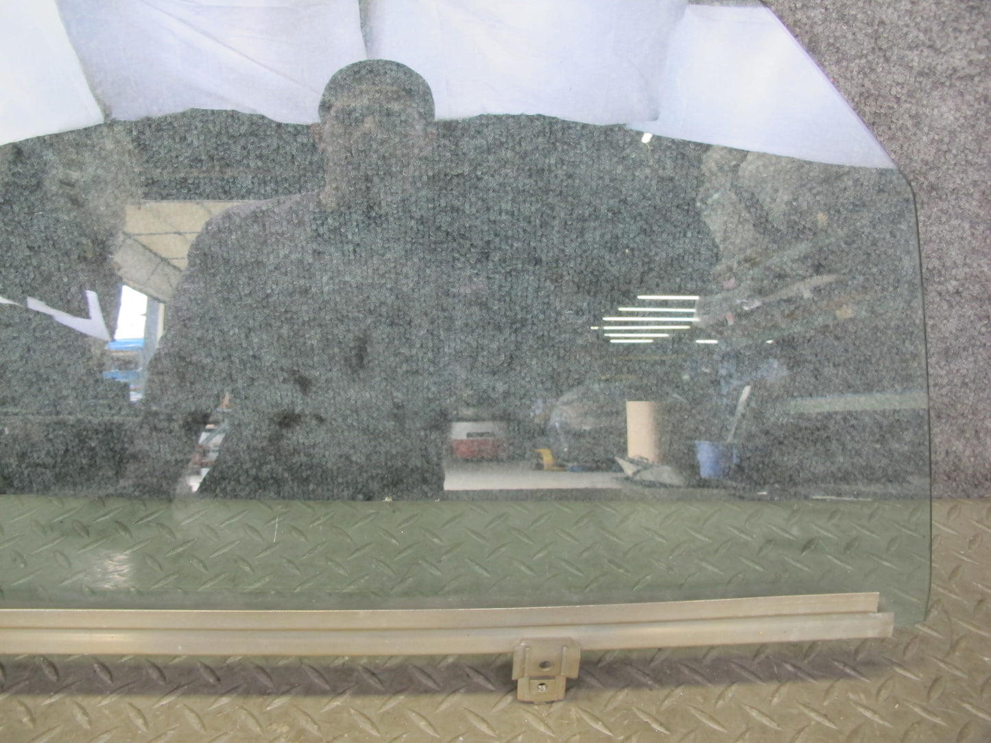 75-85 Mercedes W123 300D Sedan Front Right Door Glass Window OEM