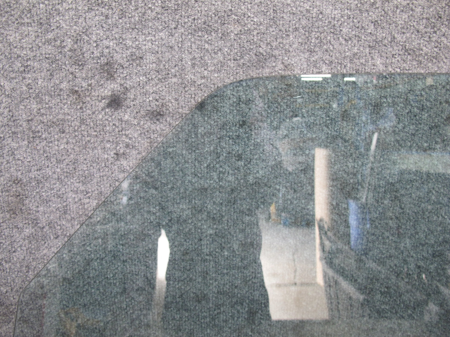 75-85 Mercedes W123 300D Sedan Front Right Door Glass Window OEM