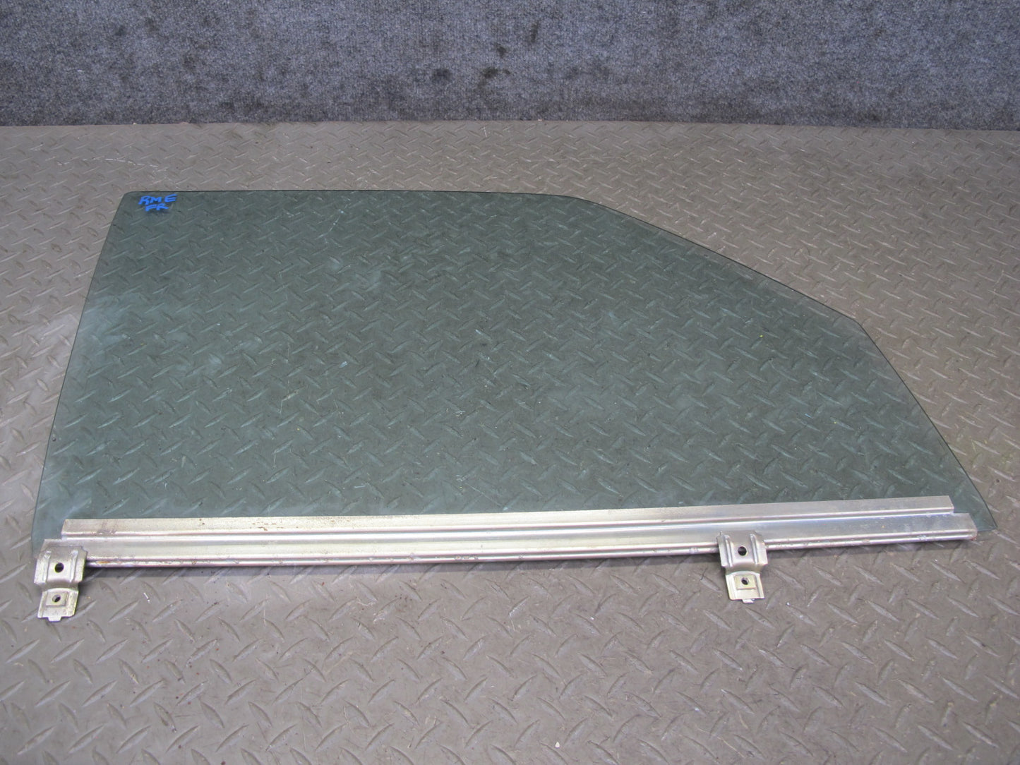 75-85 Mercedes W123 300D Sedan Front Right Door Glass Window OEM