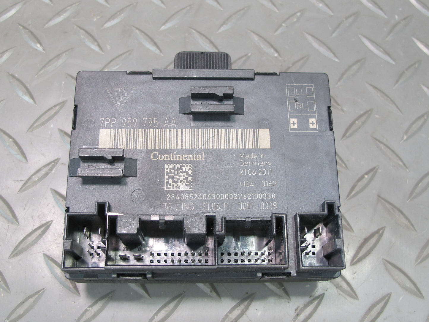 2011-2014 Porsche Cayenne 958 Rear Right Side Door Control Module Unit