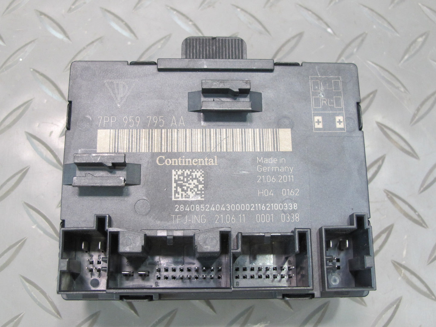 2011-2014 Porsche Cayenne 958 Rear Right Side Door Control Module Unit