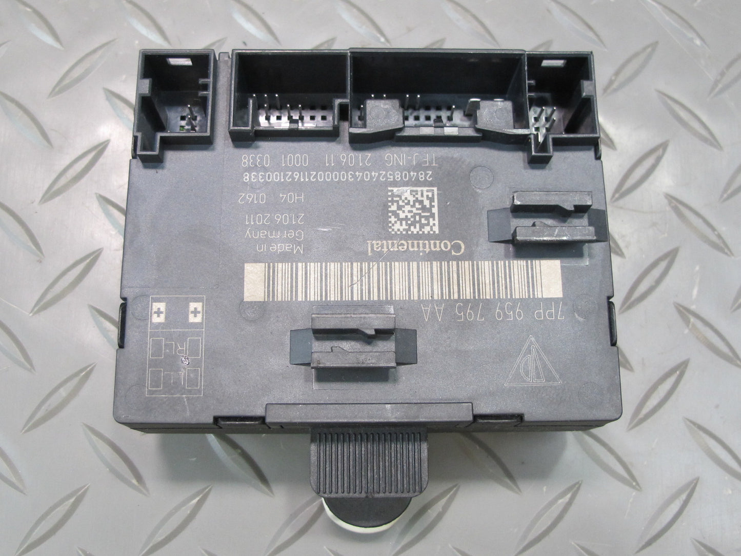 2011-2014 Porsche Cayenne 958 Rear Right Side Door Control Module Unit