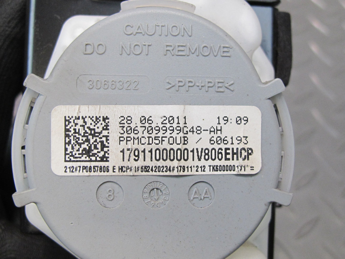 11-18 PORSCHE CAYENNE 958 REAR RIGHT PASSENGER SIDE SEATBELT RETRACTOR OEM