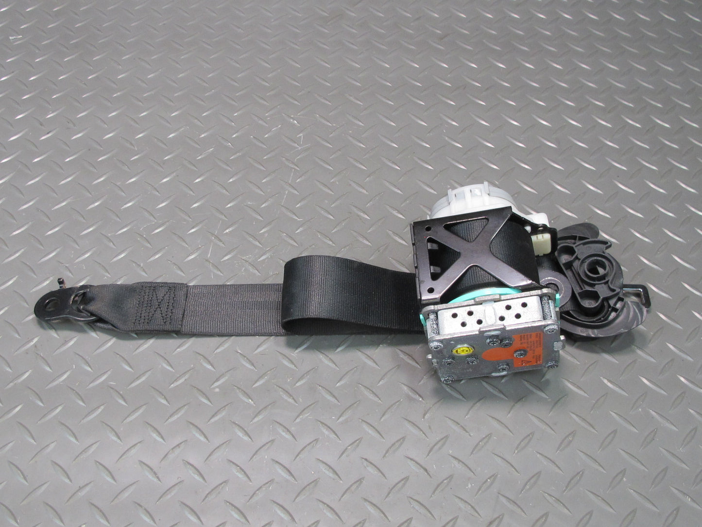 11-18 PORSCHE CAYENNE 958 REAR RIGHT PASSENGER SIDE SEATBELT RETRACTOR OEM