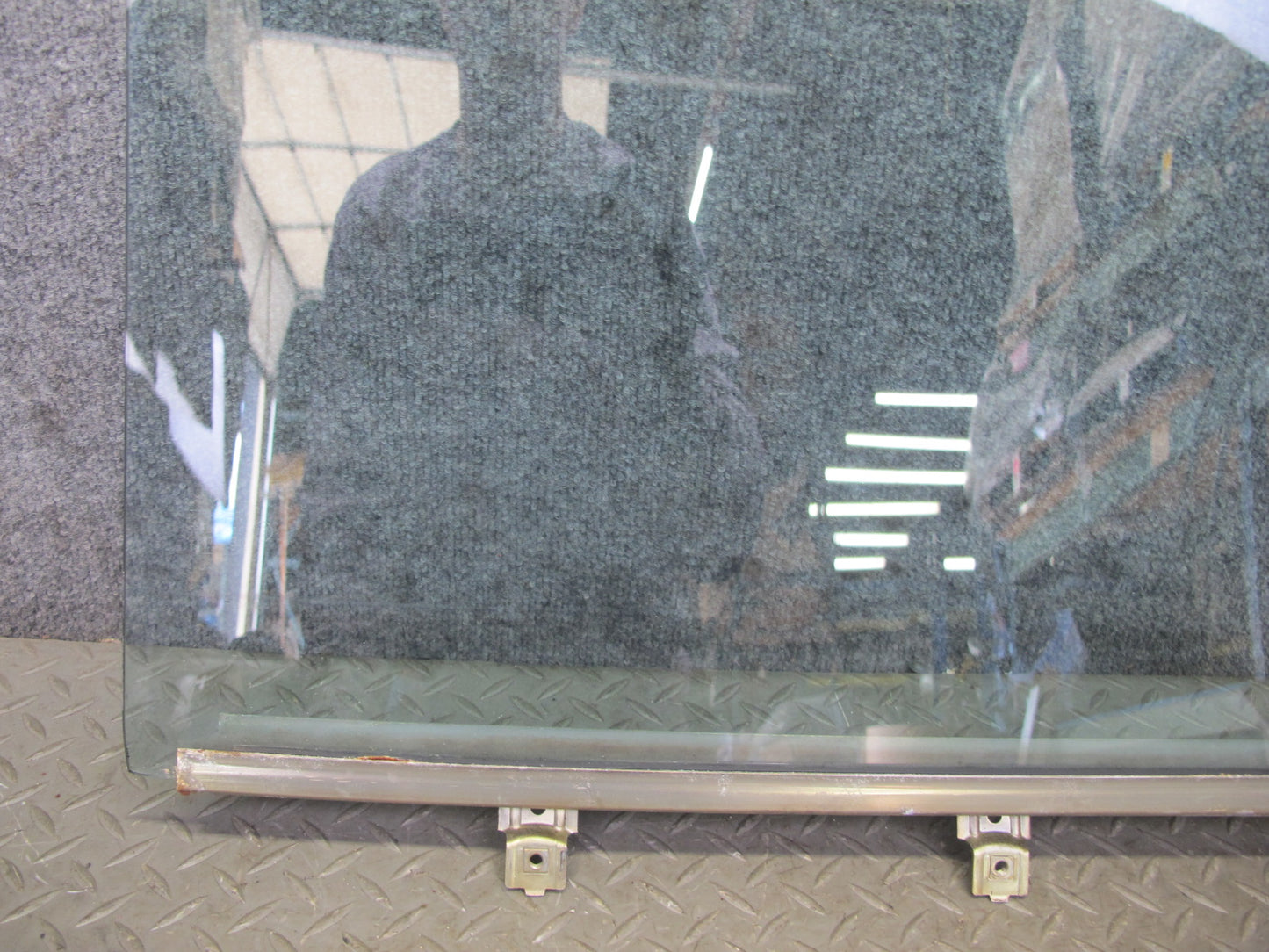 75-85 Mercedes W123 300D Sedan Rear Left Door Glass Window OEM