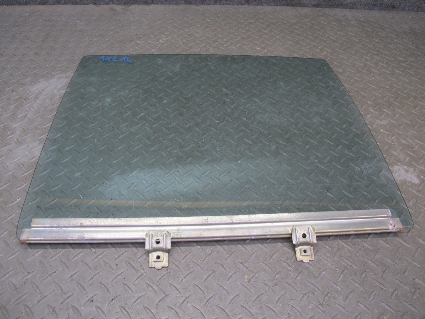 75-85 Mercedes W123 300D Sedan Rear Left Door Glass Window OEM