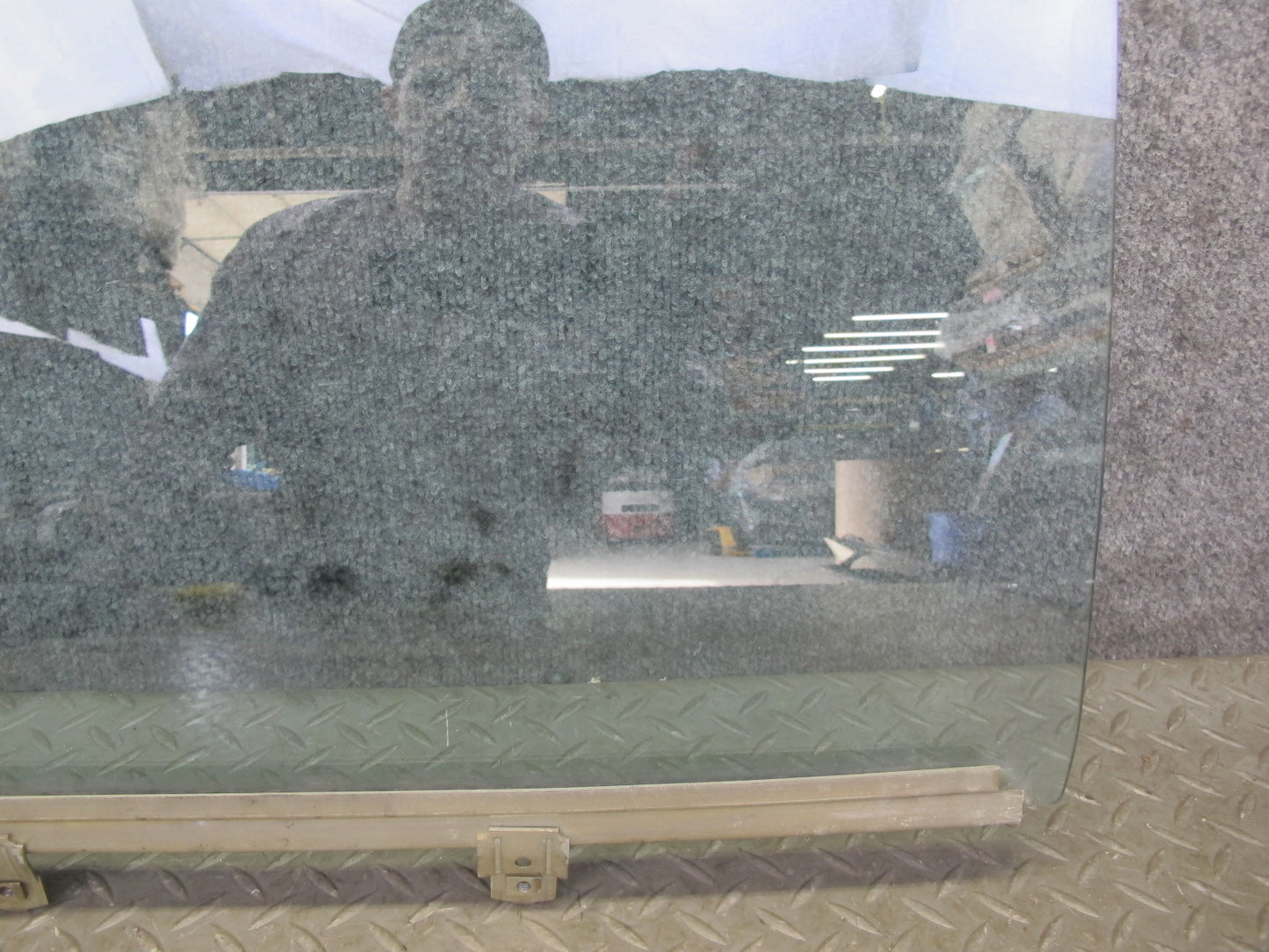 75-85 Mercedes W123 300D Sedan Rear Right Door Glass Window OEM